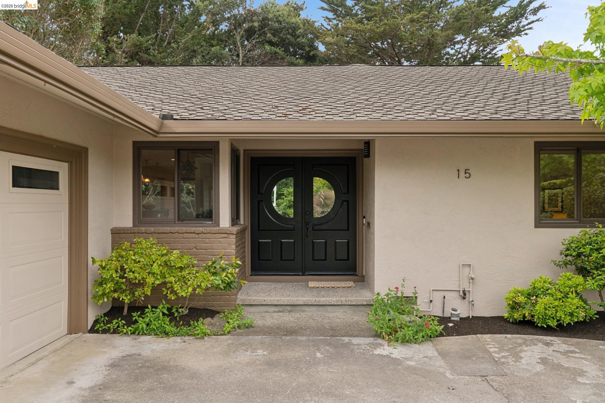 15 Christopher Court El Sobrante, CA 94803 - Photo 4 of 99 a view of a house