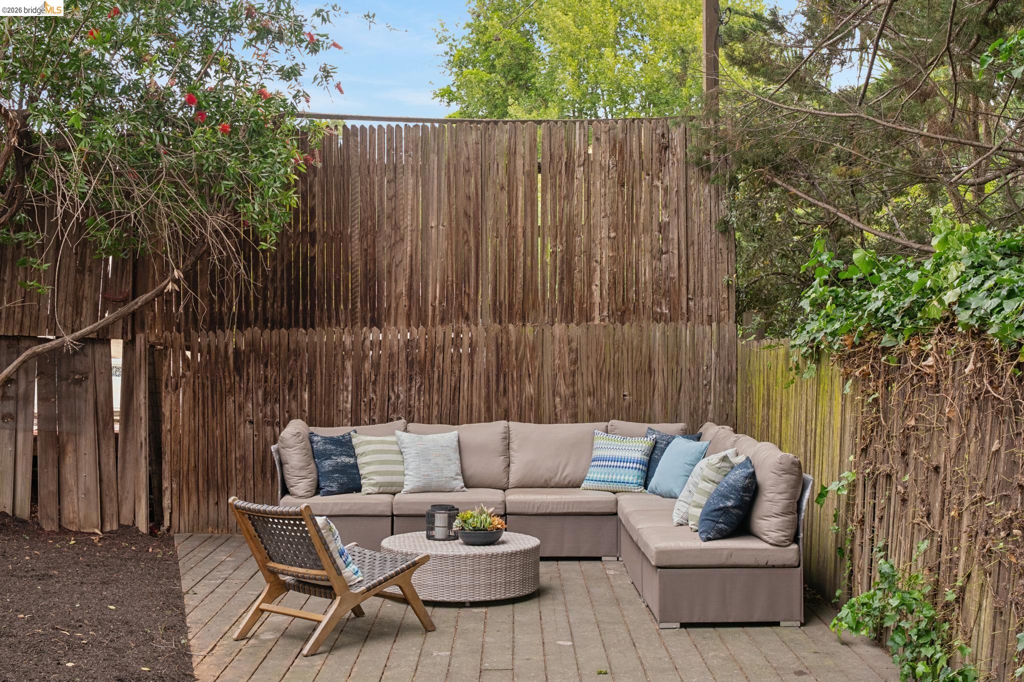 15 Christopher Court El Sobrante, CA 94803 - Photo 92 of 99 a view of a couches in the patio