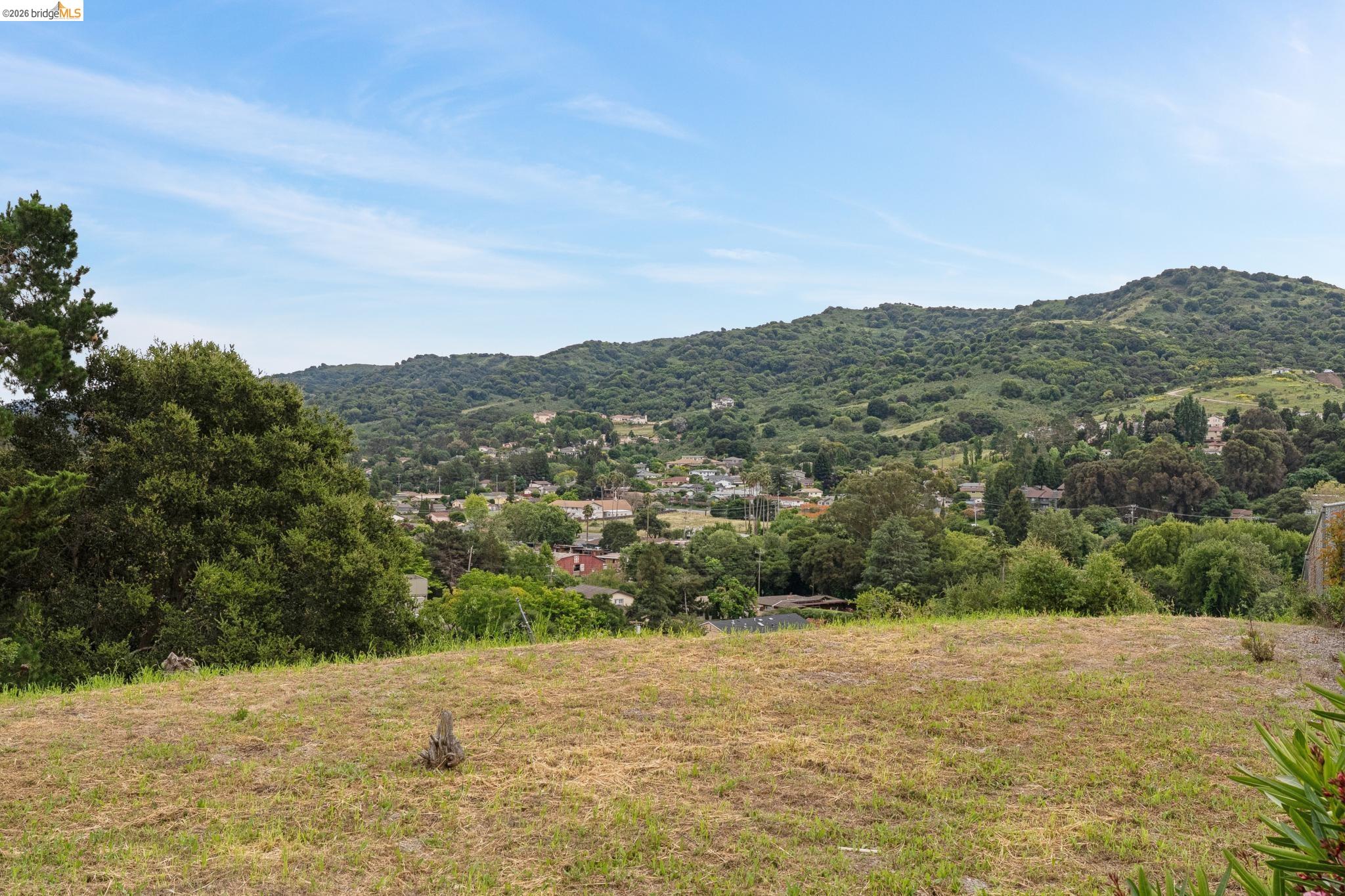 15 Christopher Court El Sobrante, CA 94803 - Photo 97 of 99 a view of a large mountain with mountains in the background