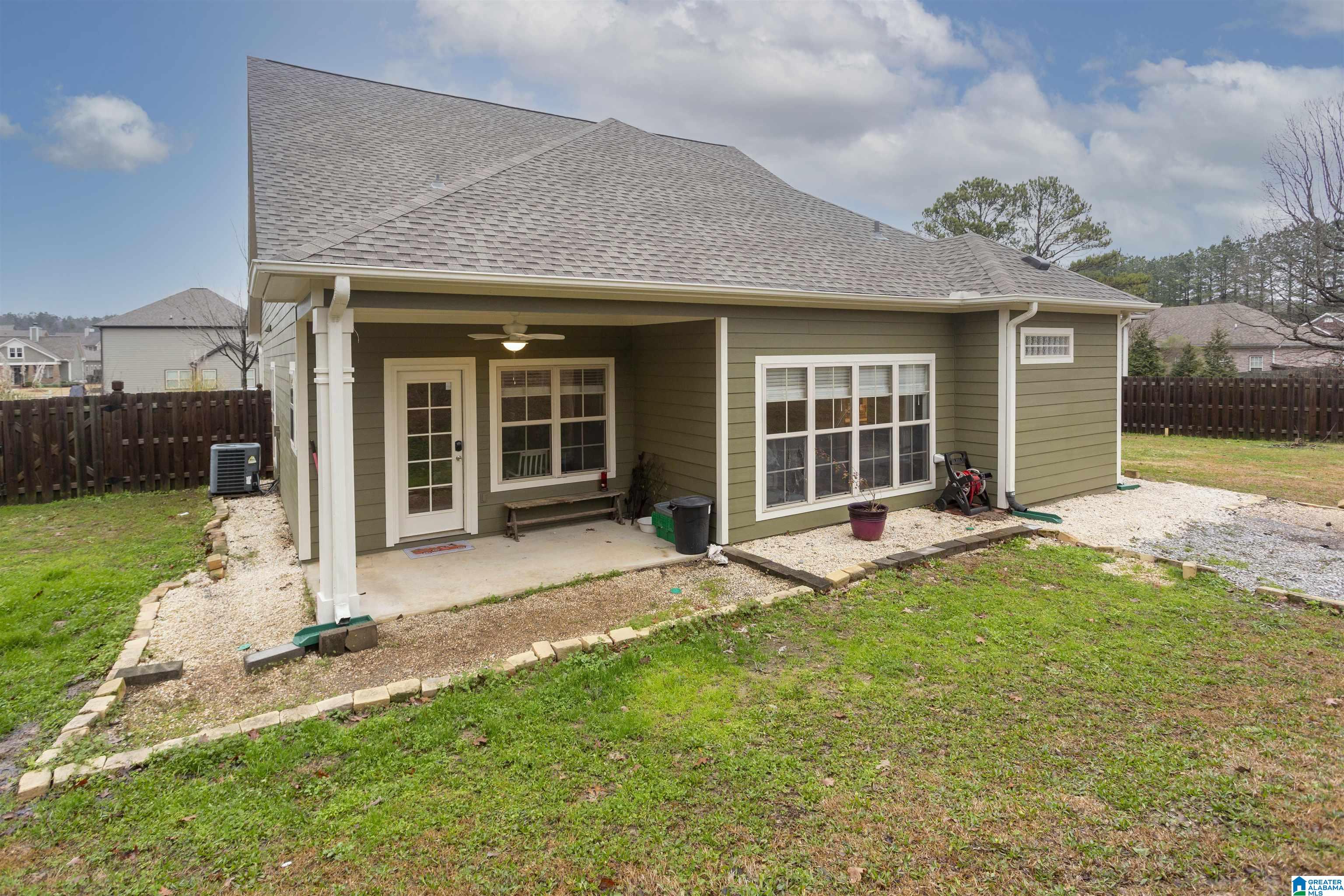 178 King Richards Way Calera, AL 35040 - Photo 5 of 37