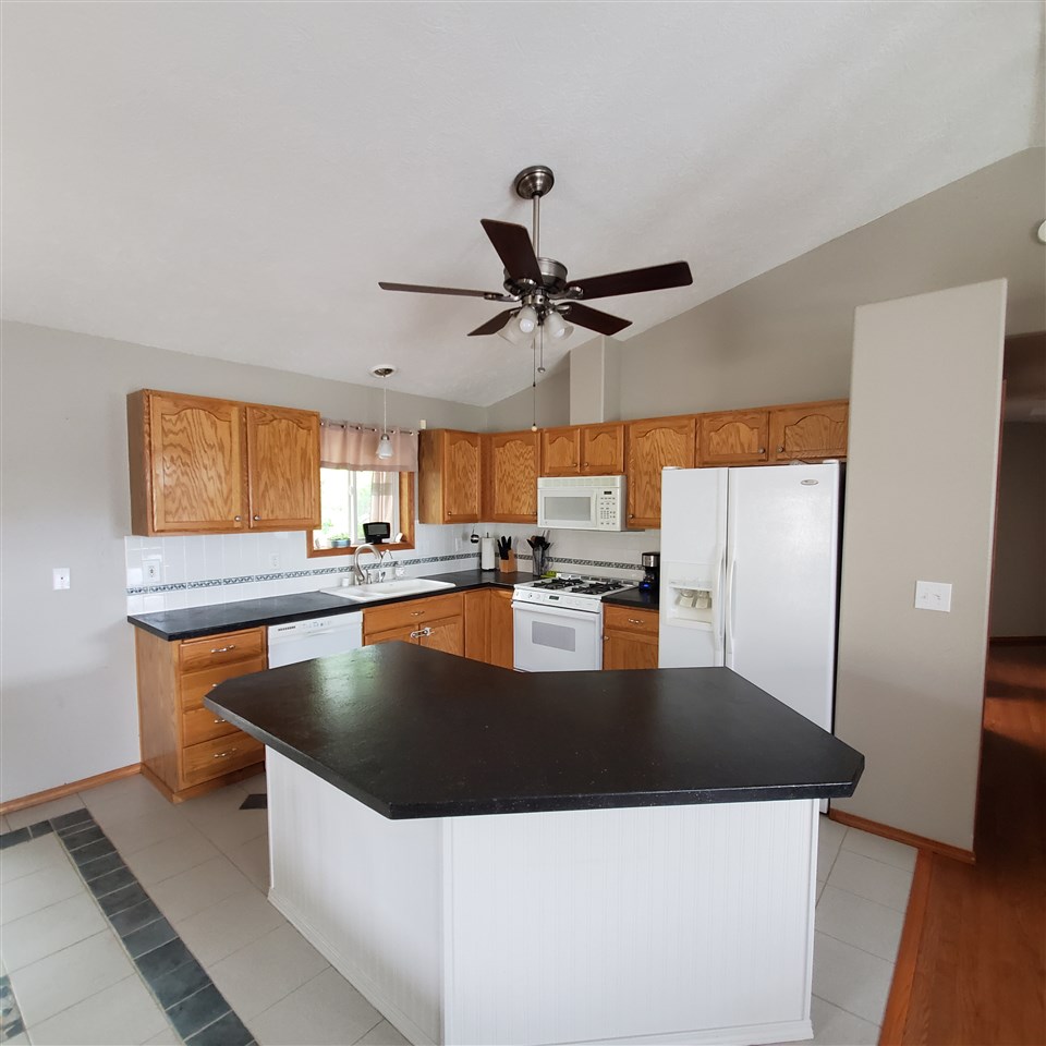 15417 East Saltese Road Spokane Valley, WA 99037 - Photo 3 of 20 Gallery Image 3