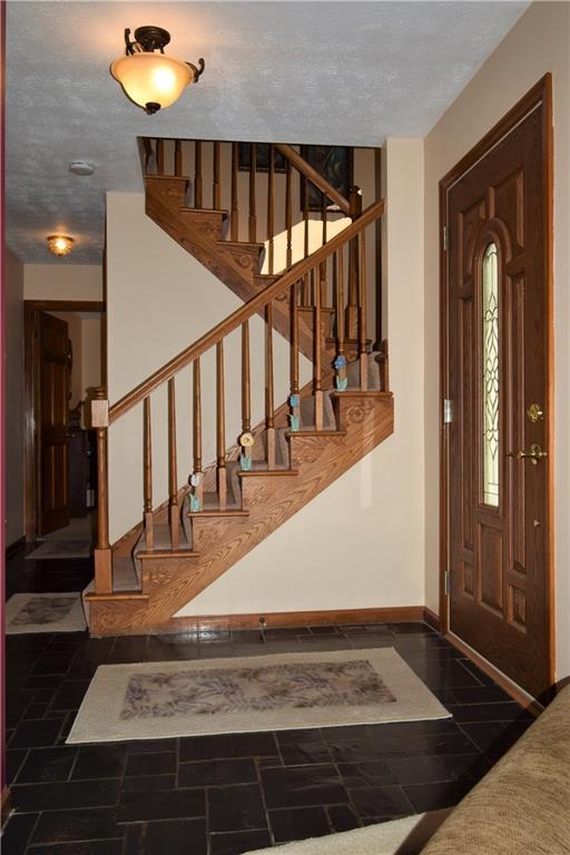 6327 Floyd Drive Springfield, OH 45502 - Photo 4 of 44