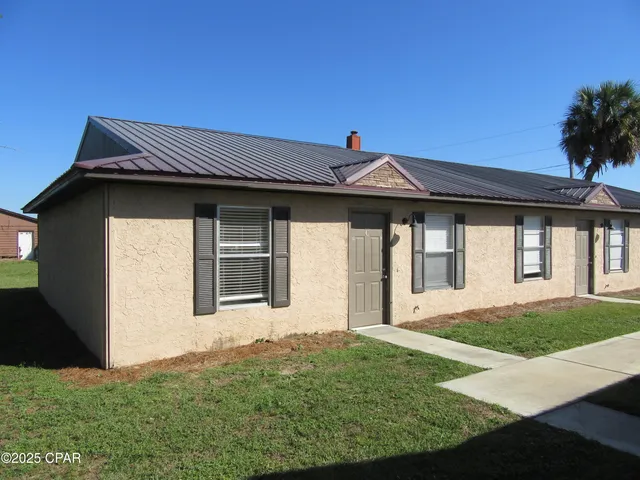 $1,295 | 1410 New York Avenue, Unit C, Lynn Haven, FL 32444