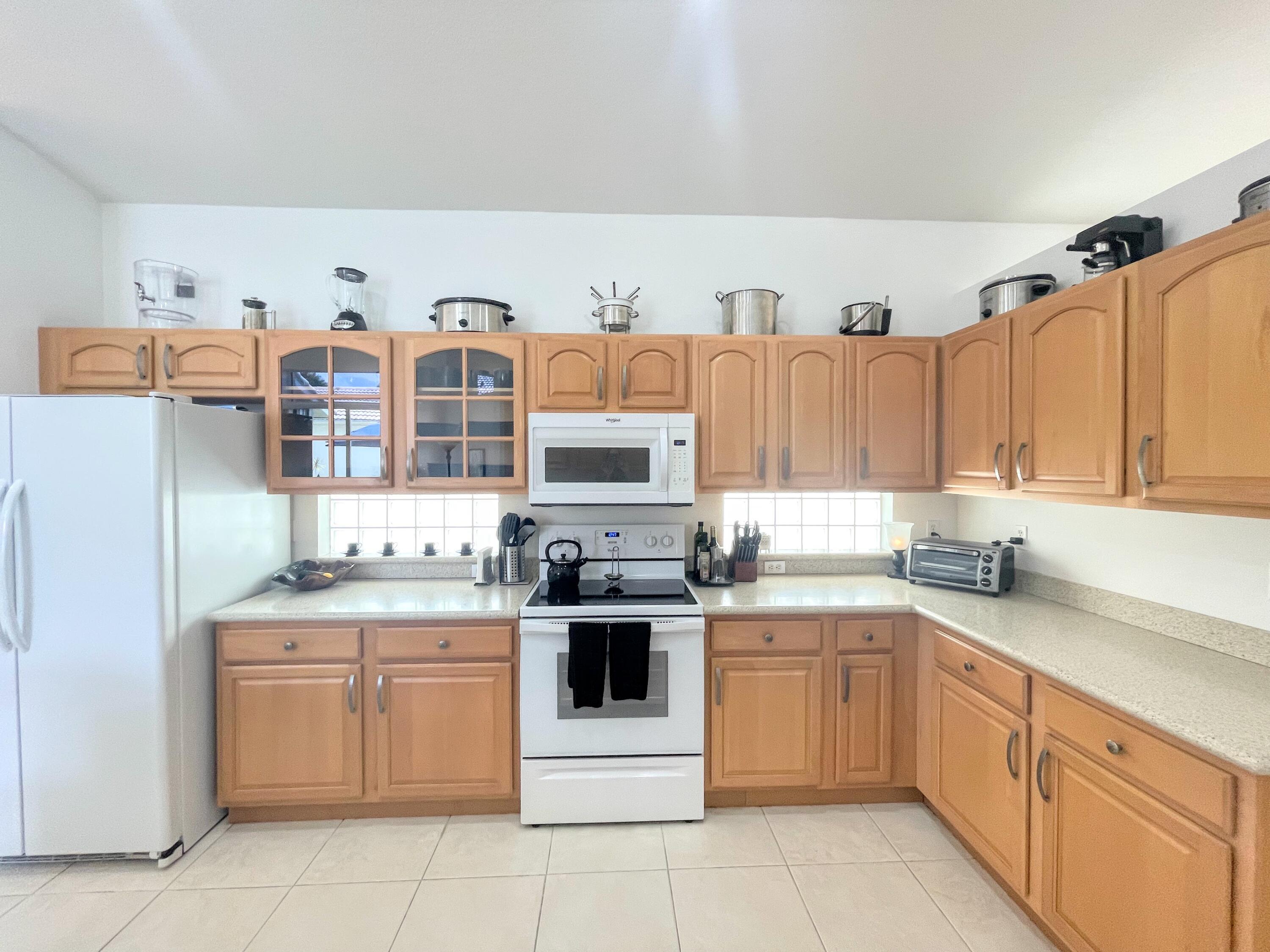 7060 Northwest Turtle Walk Boca Raton, FL 33487 - Photo 26 of 51 KITCHEN