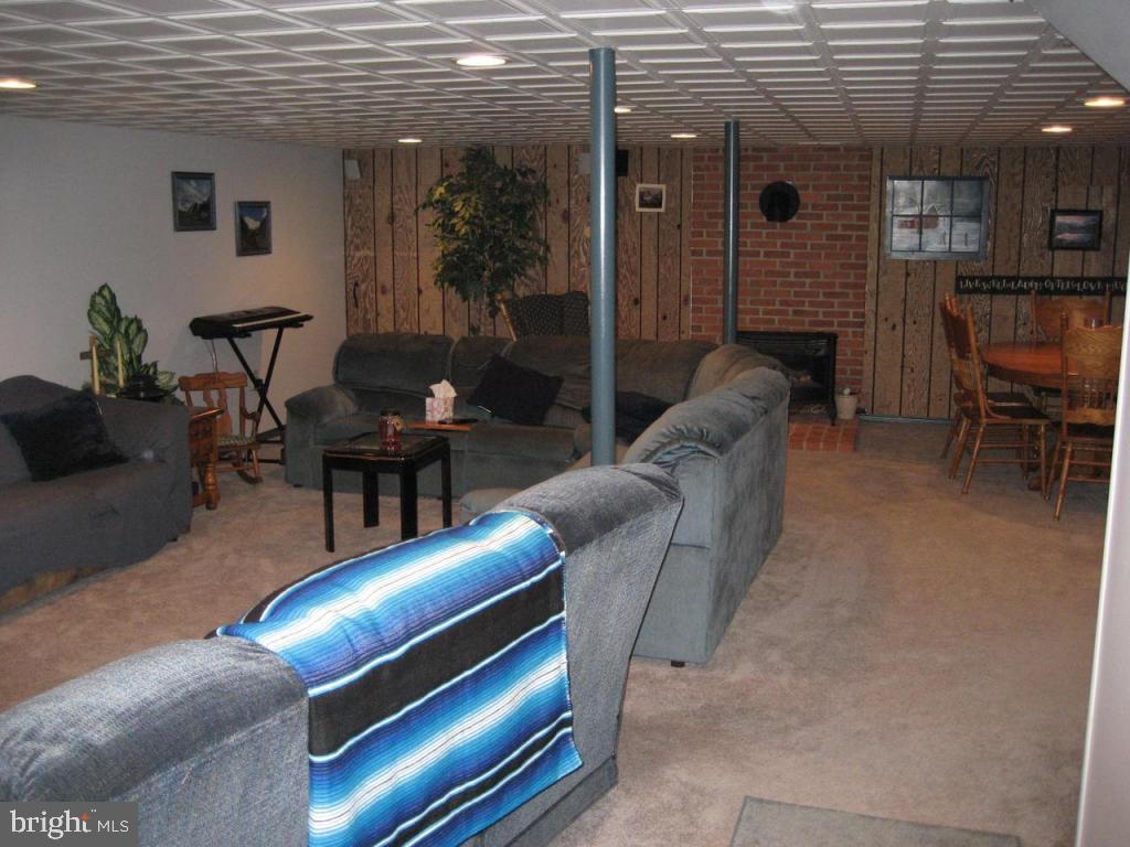 3370 North Colebrook Road Manheim, PA 17545 - Photo 5 of 10 Gallery Image 5