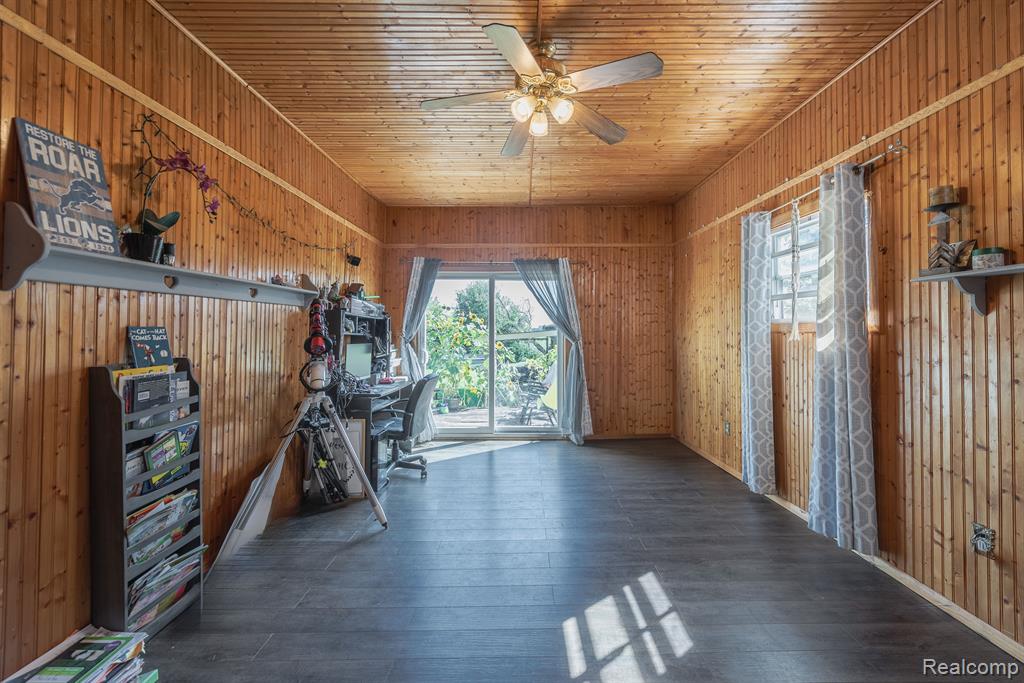 1133 West Sigler Road Carleton, MI 48117 - Photo 17 of 41