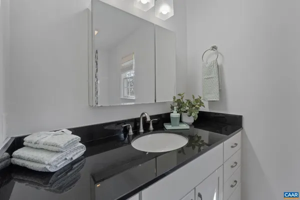 $799,900 | 2047 Acorn Hill Court, Charlottesville, VA 22911