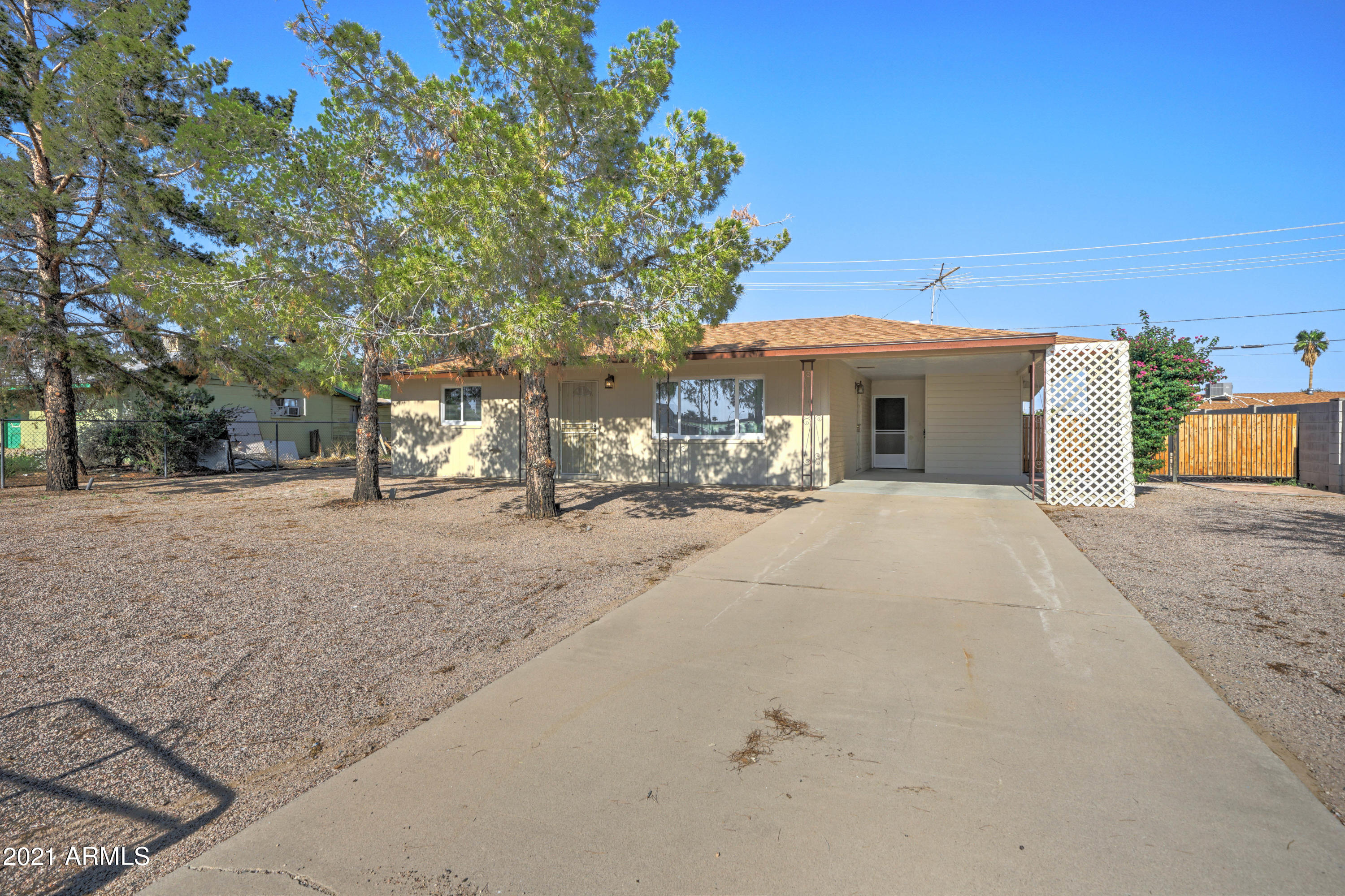 233 North Hawes Road Mesa, AZ 85207 - Photo 3 of 26 233 N Hawes Rd-3