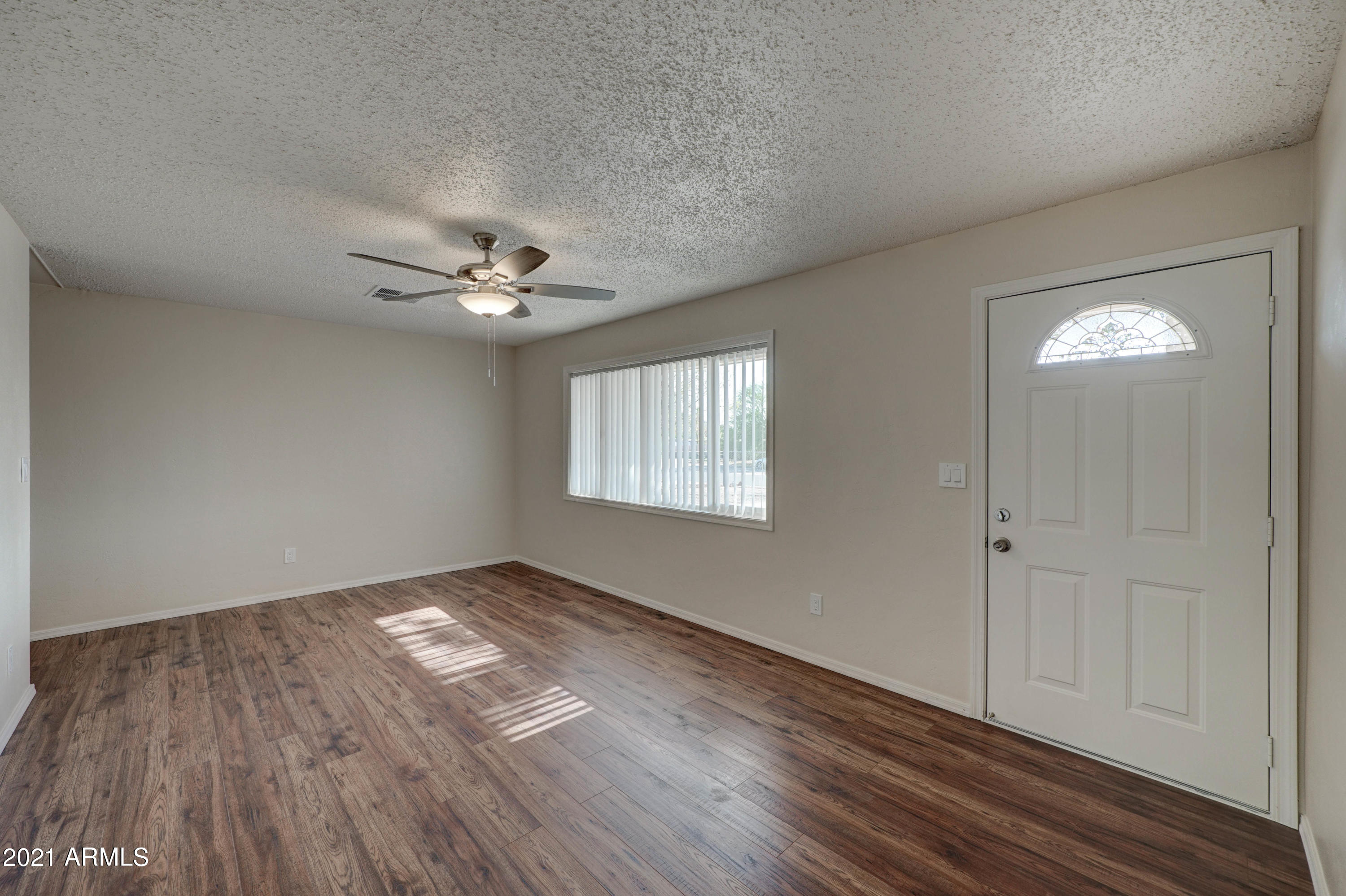 233 North Hawes Road Mesa, AZ 85207 - Photo 4 of 26 233 N Hawes Rd-4