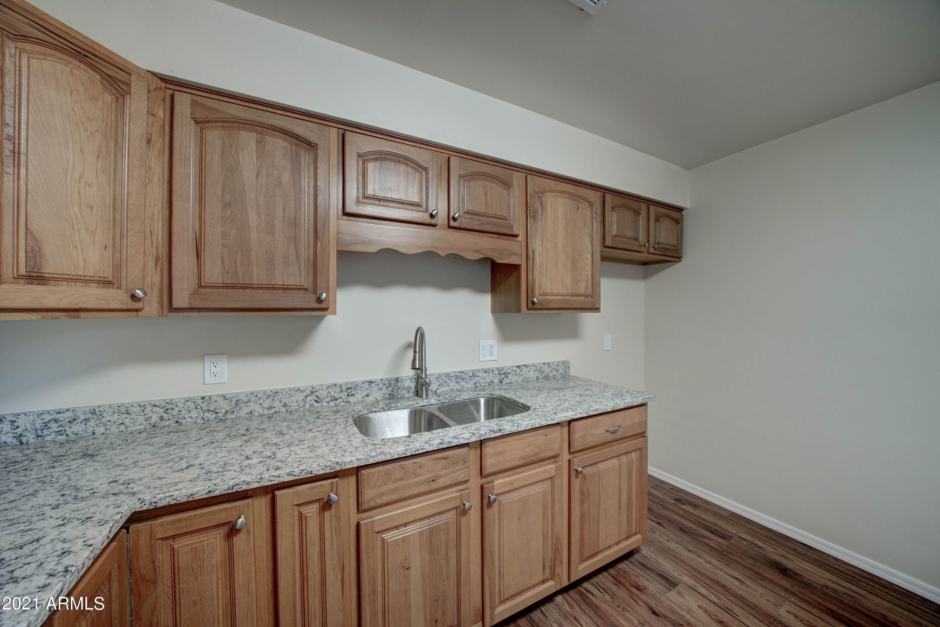 233 North Hawes Road Mesa, AZ 85207 - Photo 8 of 26 233 N Hawes Rd-8