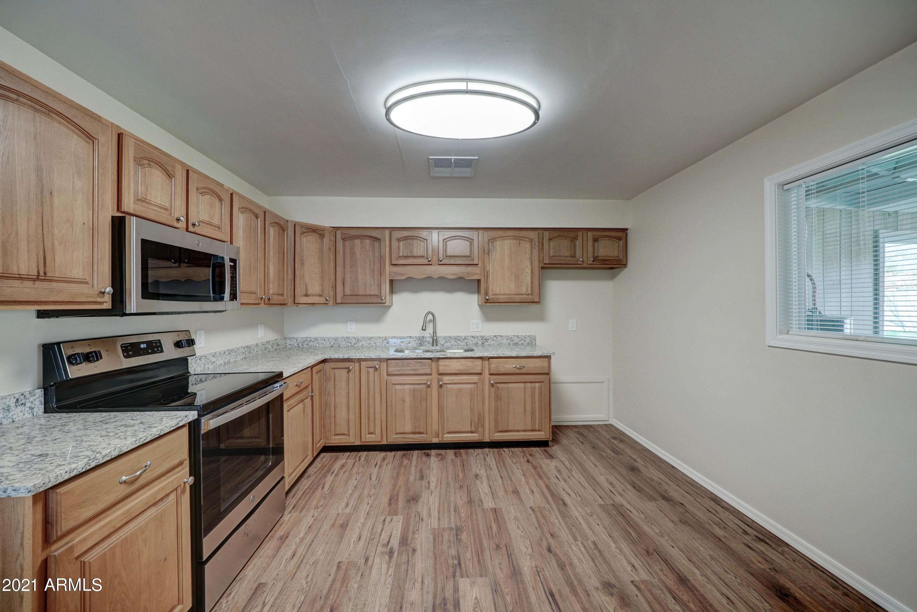 233 North Hawes Road Mesa, AZ 85207 - Photo 9 of 26 233 N Hawes Rd-9