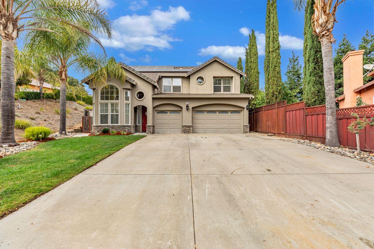 1785 Colony Way Gilroy, CA 95020 - Photo 3 of 45 Gallery Image 3