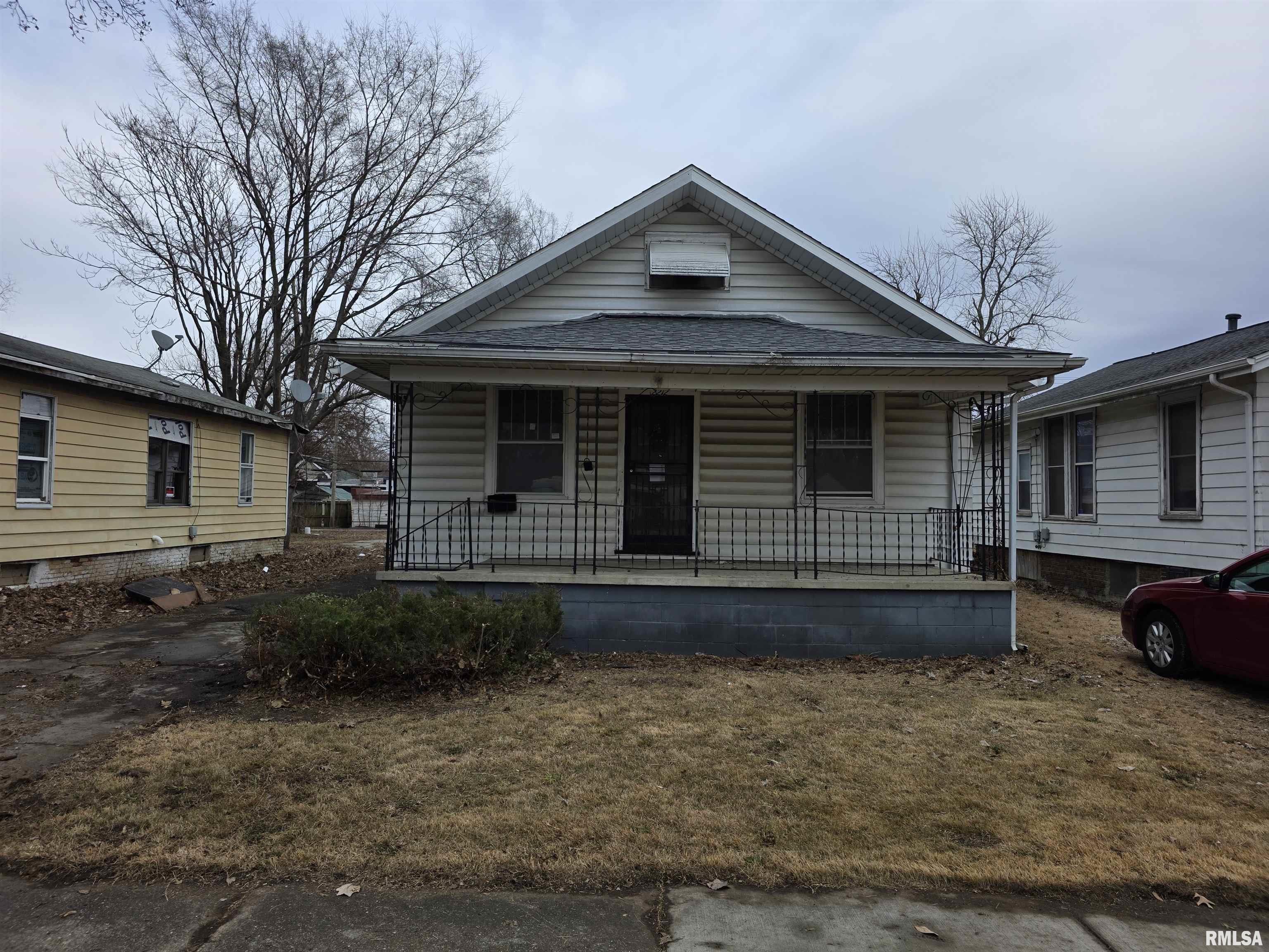2212 South 14th Street Springfield, IL 62703 - Photo 2 of 25 Gallery Image 2