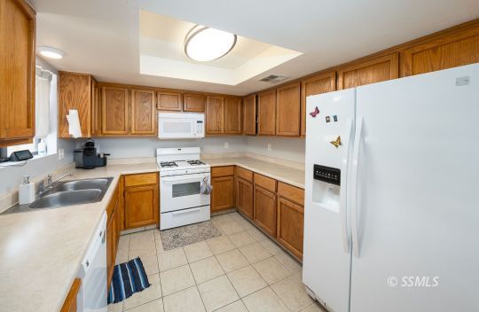 801 East Church Avenue Ridgecrest, CA 93555 - Photo 3 of 31 Gallery Image 3