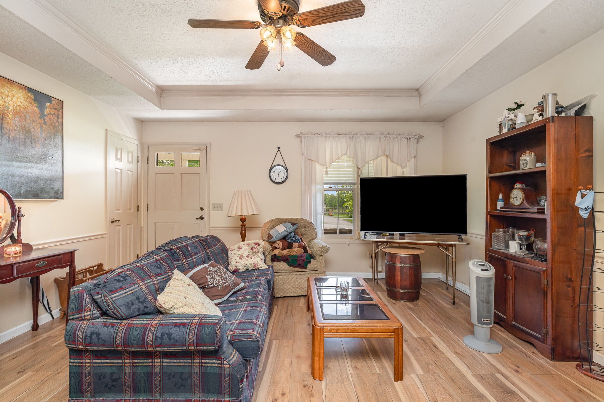 79 Goshen Road Lebanon, TN 37087 - Photo 3 of 27 a living room with furniture and a flat screen tv