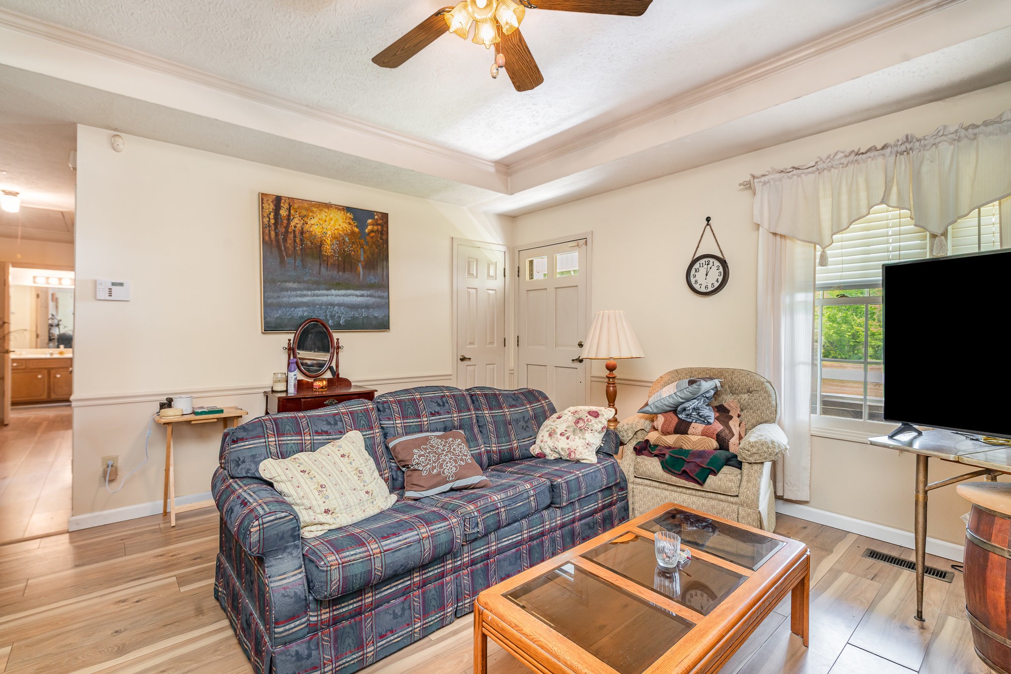 79 Goshen Road Lebanon, TN 37087 - Photo 4 of 27 a living room with furniture and a flat screen tv