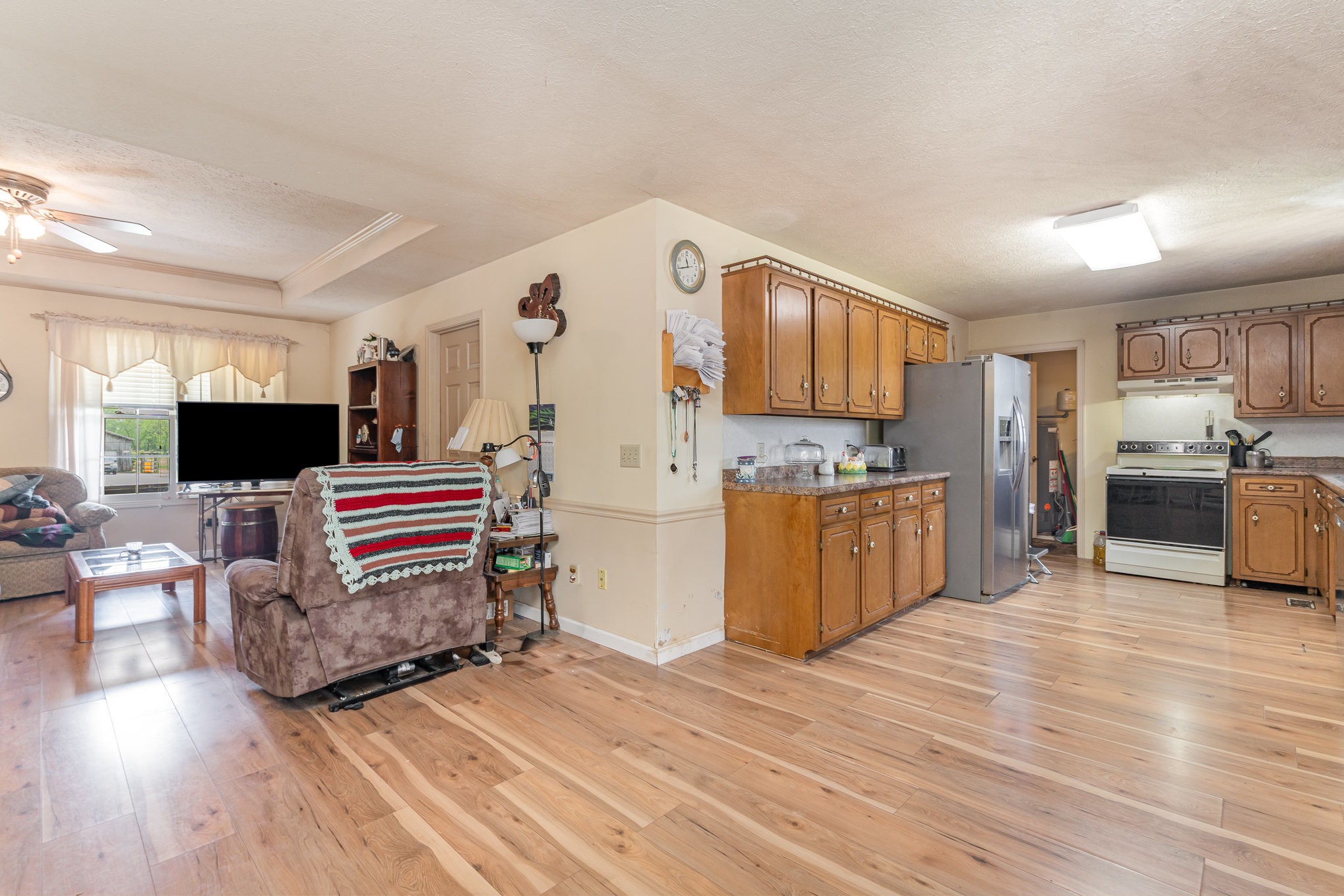 79 Goshen Road Lebanon, TN 37087 - Photo 6 of 27 a living room with furniture and flat screen tv