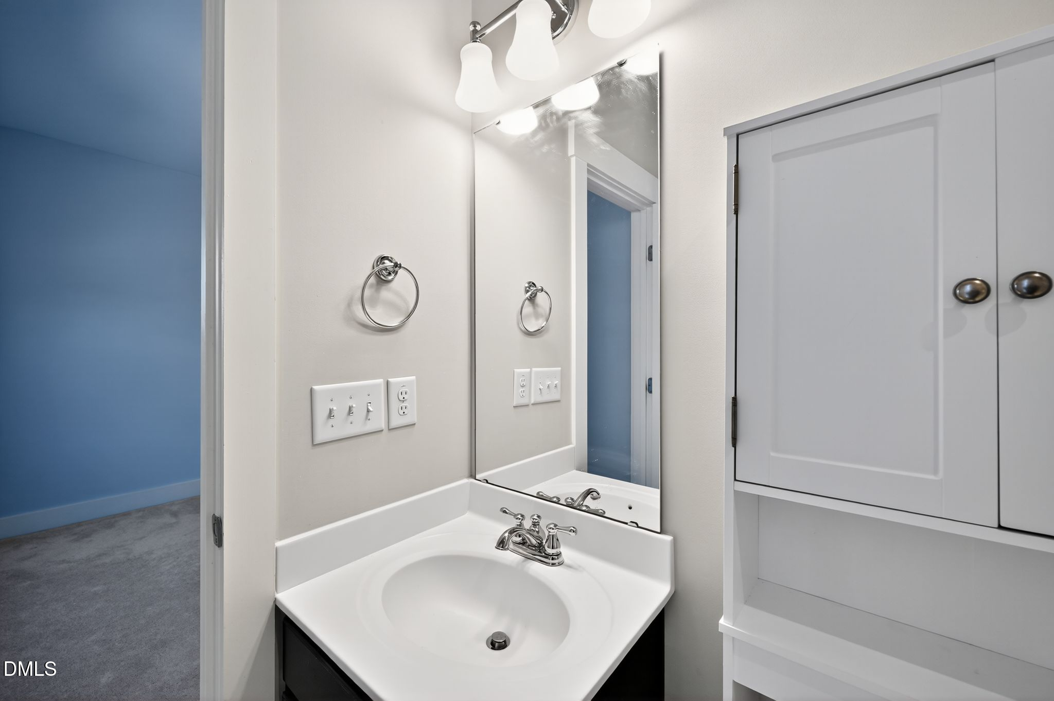 44 Owen Towne Road Chapel Hill, NC 27516 - Photo 57 of 64 a bathroom with a sink a mirror and a shower