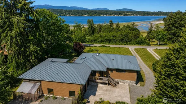 $829,000 | 61 Robbins Road, Nordland, WA 98358