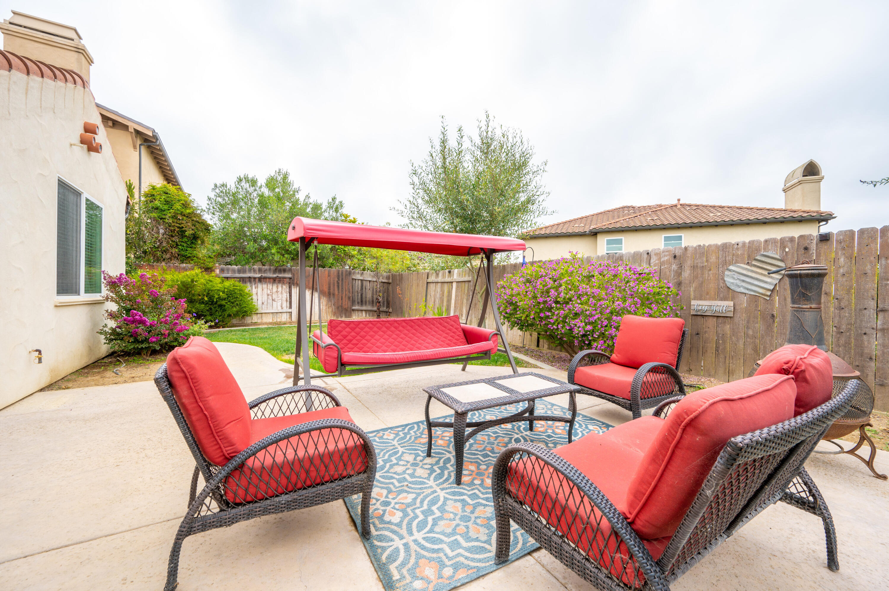 529 Palomar Circle Lompoc, CA 93436 - Photo 41 of 42 a view of a chairs and table in the patio