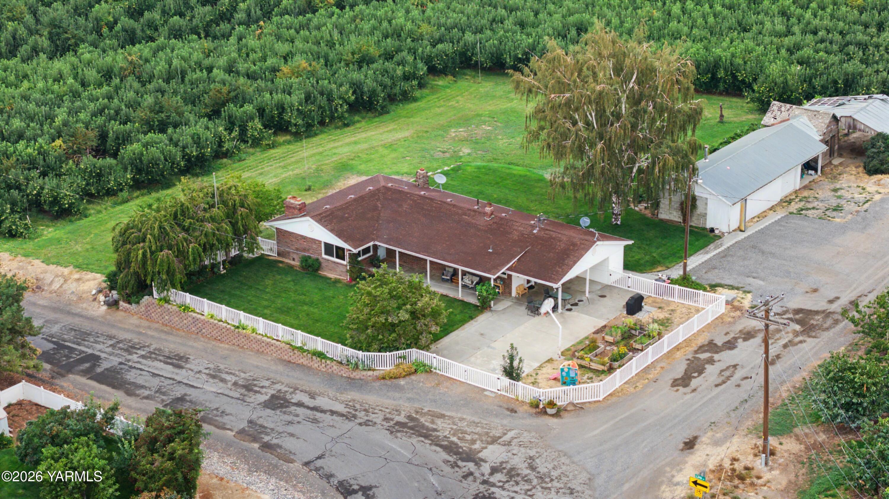 1001 Lamb Road Zillah, WA 98953 - Photo 2 of 28 50_49_drone