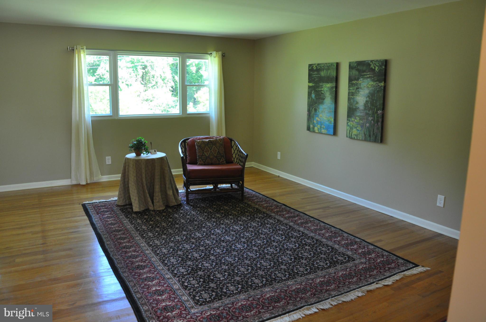 4412 Wynn Road Nottingham, MD 21236 - Photo 7 of 24 Living Room