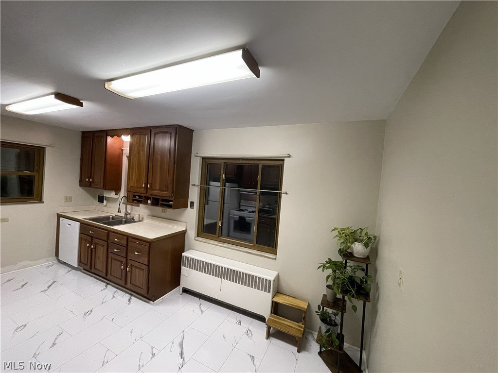 10101 Biddulph Road Cleveland, OH 44144 - Photo 11 of 36