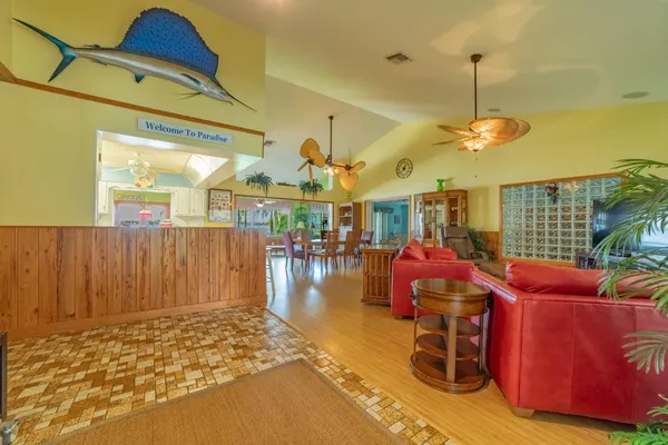 $995,000 | 131 Sunset Terrace, Lake Placid, FL 33852