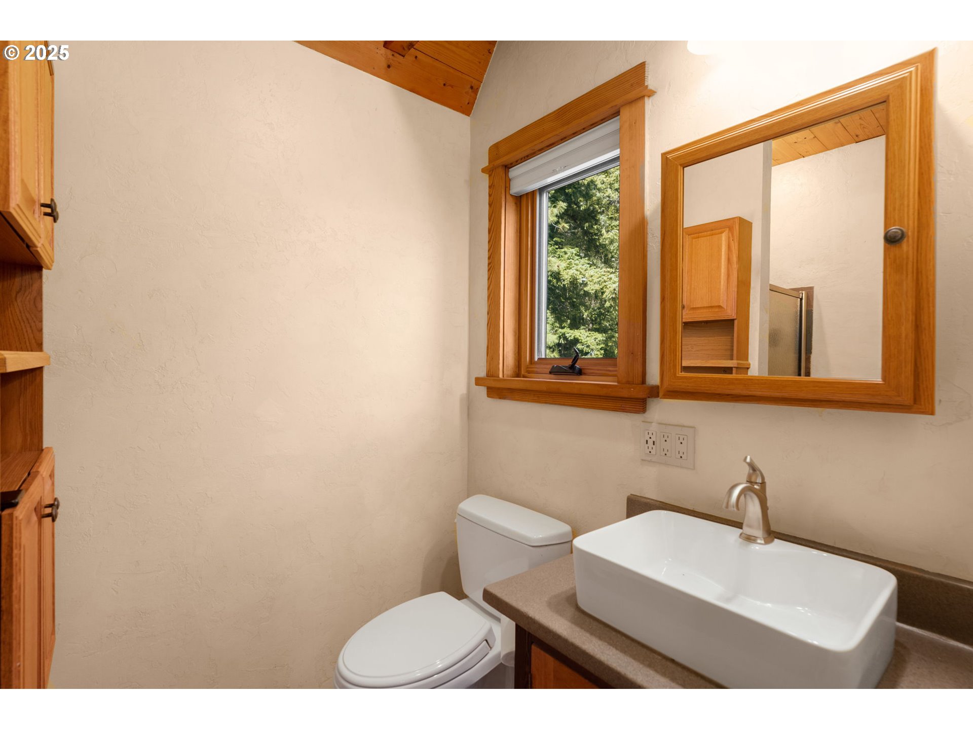 961 Snowden Road White Salmon, WA 98672 - Photo 19 of 48 a bathroom with a sink and a toilet