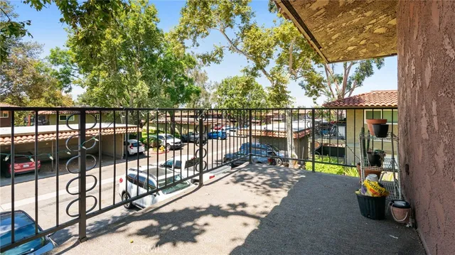 $402,000 | 1598 Border Avenue, Unit H, Corona, CA 92882