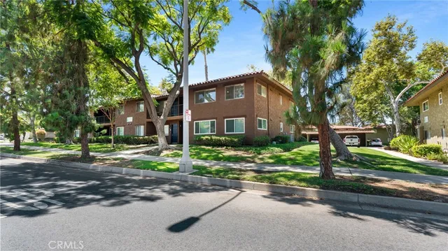 $402,000 | 1598 Border Avenue, Unit H, Corona, CA 92882