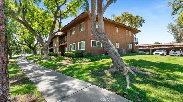 $402,000 | 1598 Border Avenue, Unit H, Corona, CA 92882