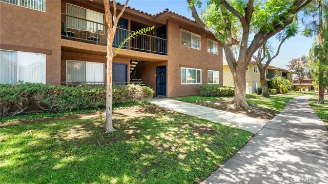 $402,000 | 1598 Border Avenue, Unit H, Corona, CA 92882