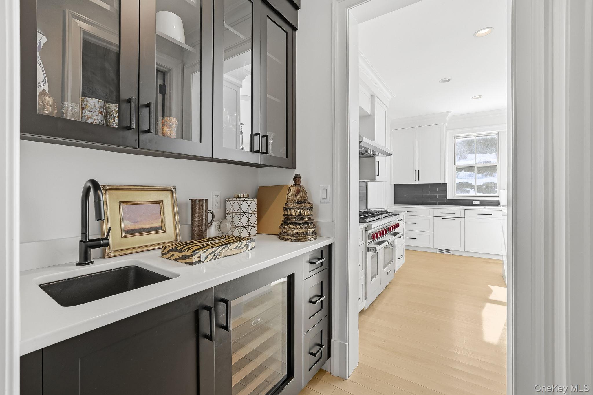 99 Central Avenue Rye, NY 10580 - Photo 11 of 29 butlers pantry with wetbar