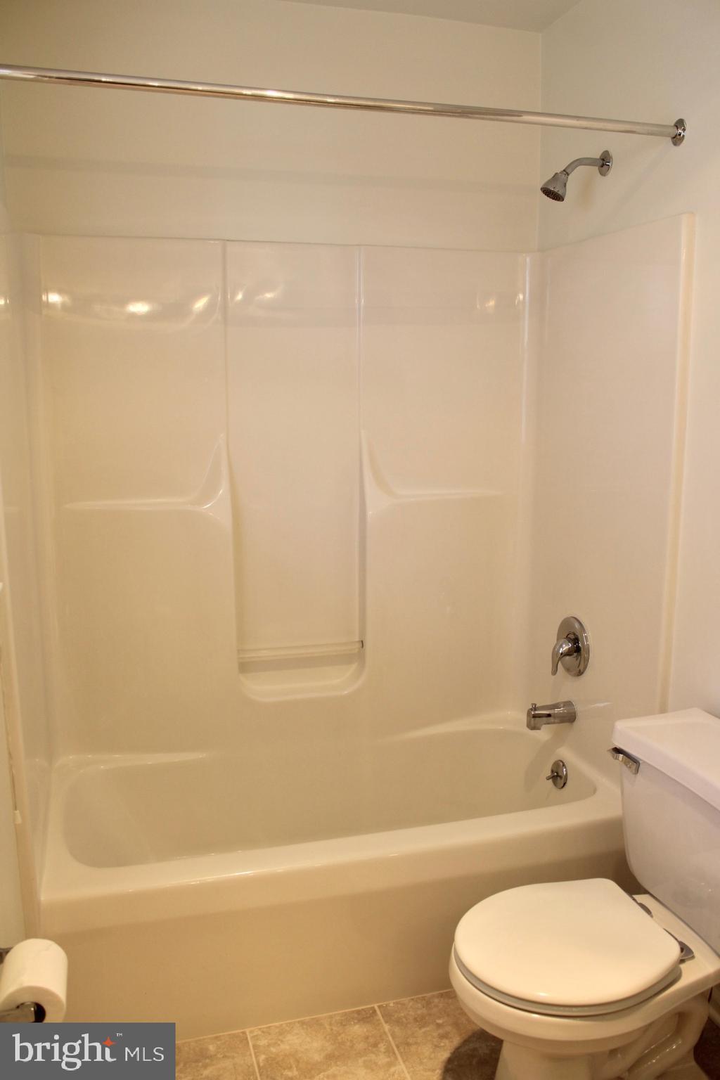 13 Split Rail Lane Newark, DE 19702 - Photo 33 of 37