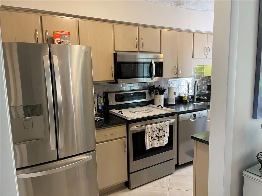 800 Mallery Street, Unit C27 St. Simons Island, GA 31522 - Photo 7 of 16 Photo 7