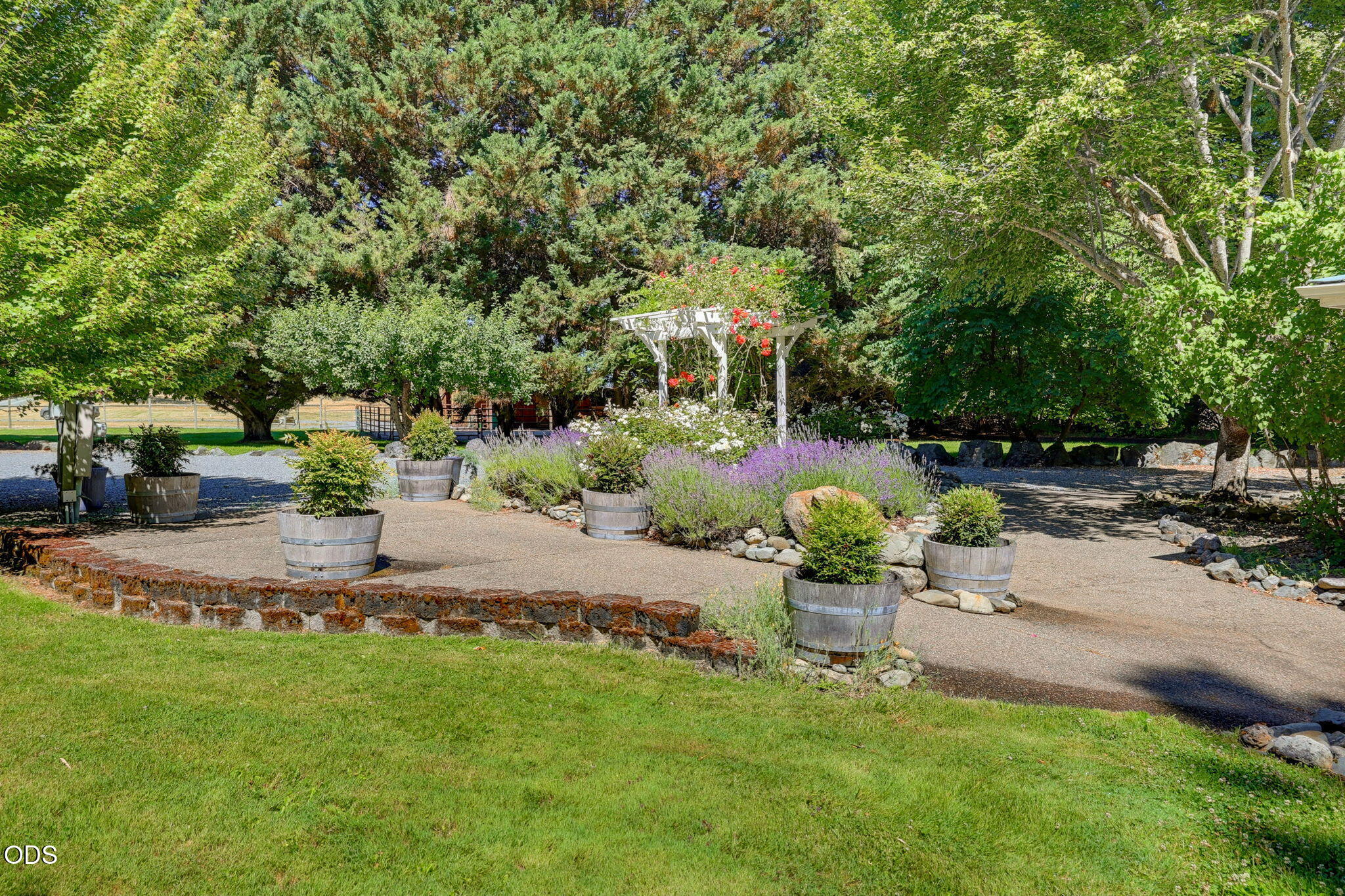 7935 Upper Applegate Road Jacksonville, OR 97530 - Photo 13 of 103