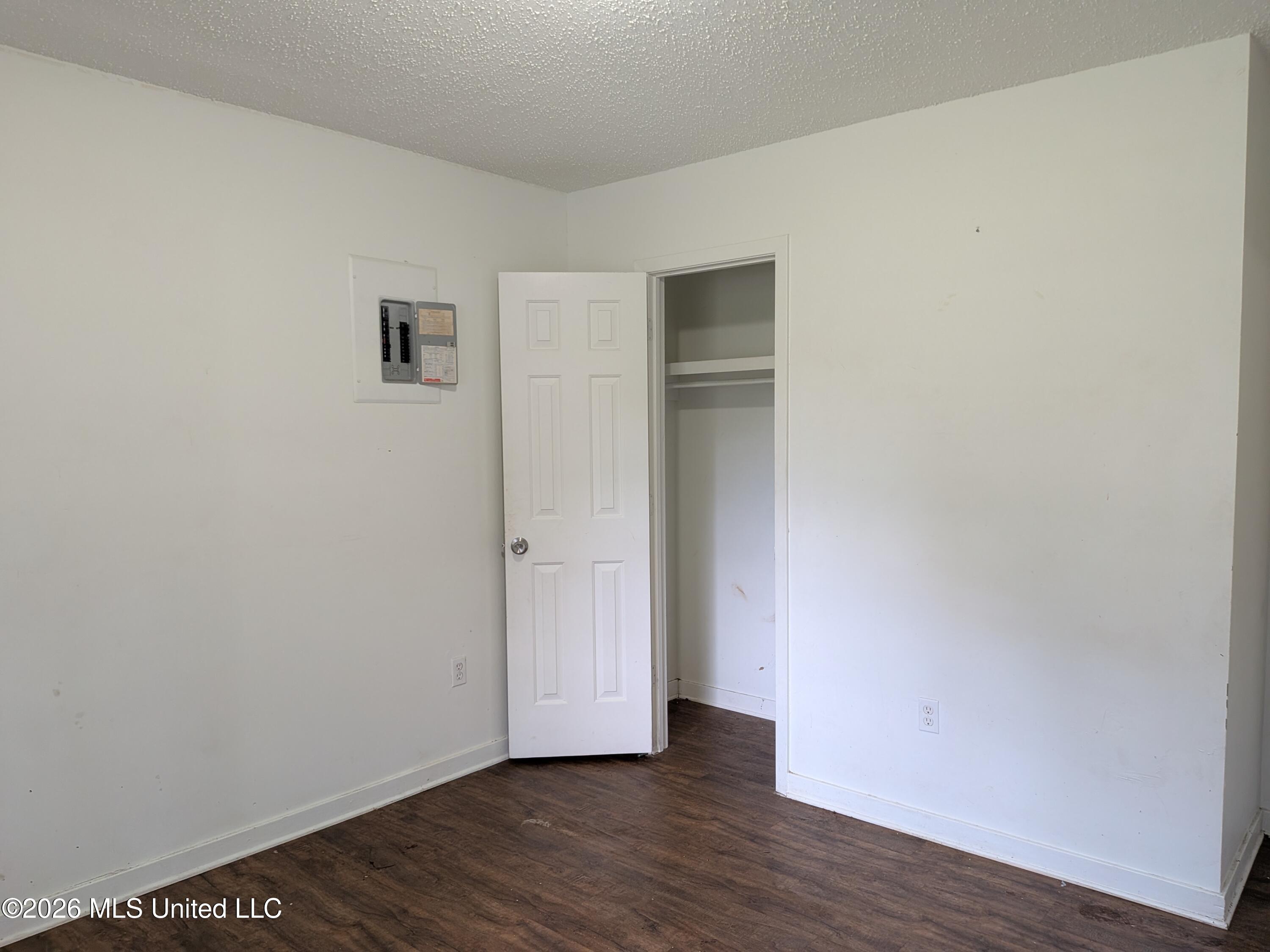 5365 Wynndyke Circle Jackson, MS 39209 - Photo 15 of 23 walkthrough-photo-10