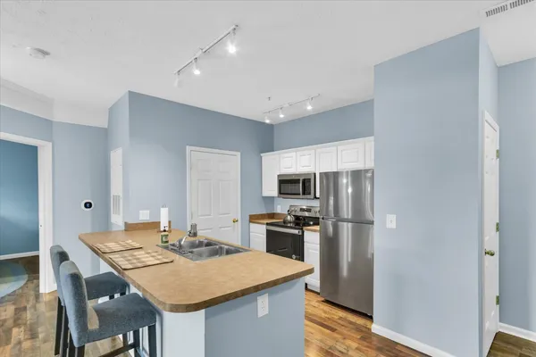 $154,900 | 1903 North Lincoln Avenue, Unit 111, Urbana, IL 61801