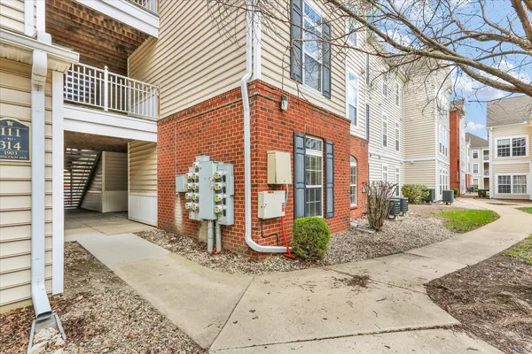 $154,900 | 1903 North Lincoln Avenue, Unit 111, Urbana, IL 61801