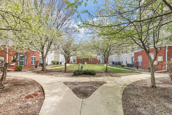 $154,900 | 1903 North Lincoln Avenue, Unit 111, Urbana, IL 61801