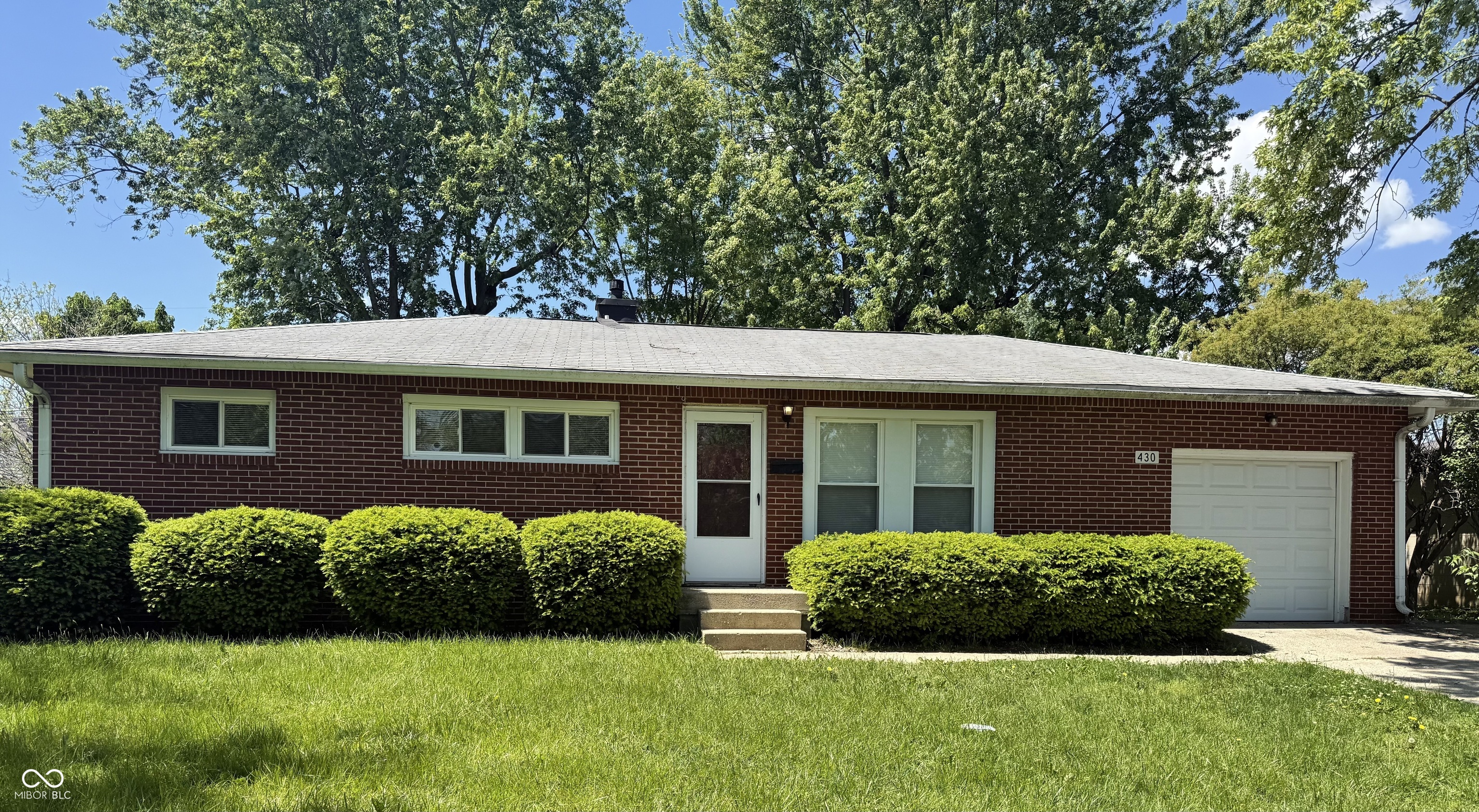430 North Post Road Indianapolis, IN 46219 - Photo 1 of 20