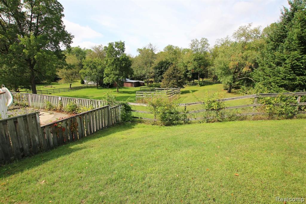 3700 Rohr Road Lake Orion, MI 48359 - Photo 39 of 55