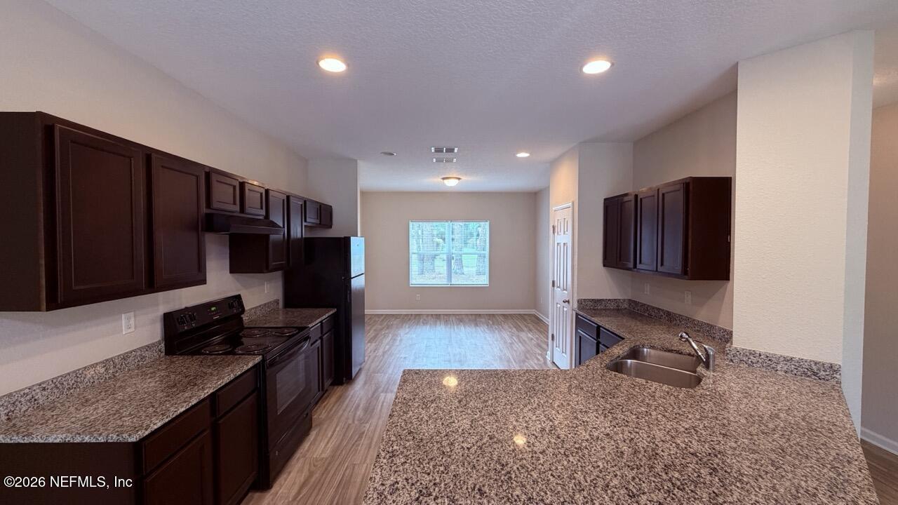 5259 Bedford Road Jacksonville, FL 32207 - Photo 25 of 39 IMG_0783 Large