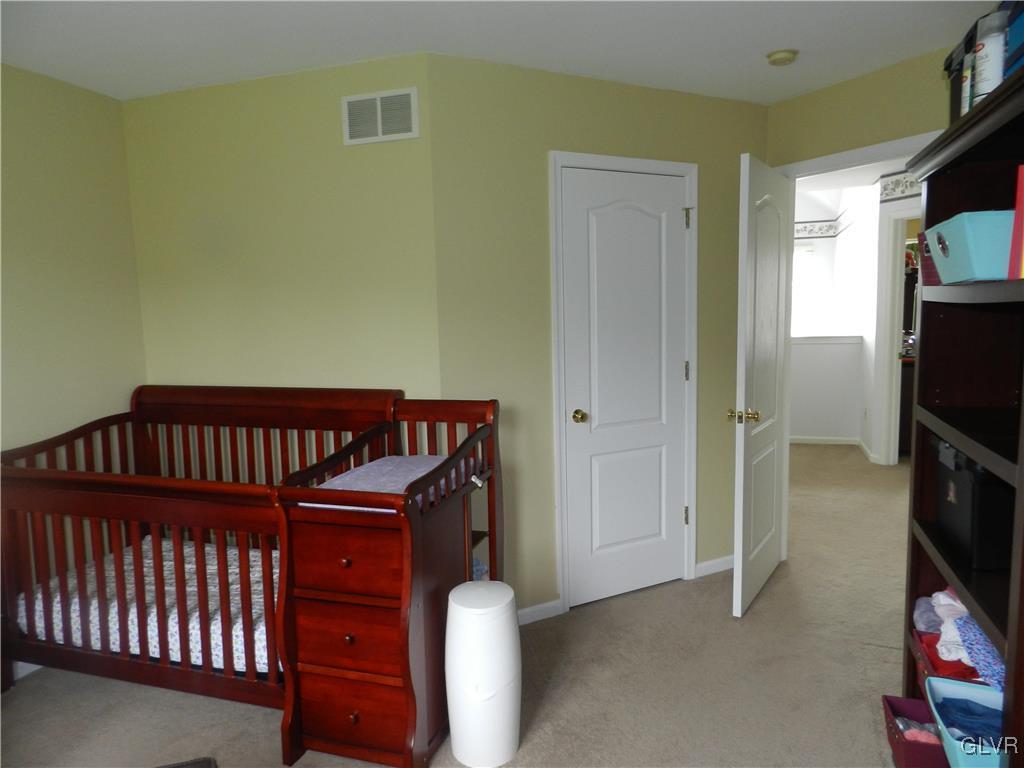 273 Ridings Circle Macungie, PA 18062 - Photo 5 of 45 Gallery Image 5