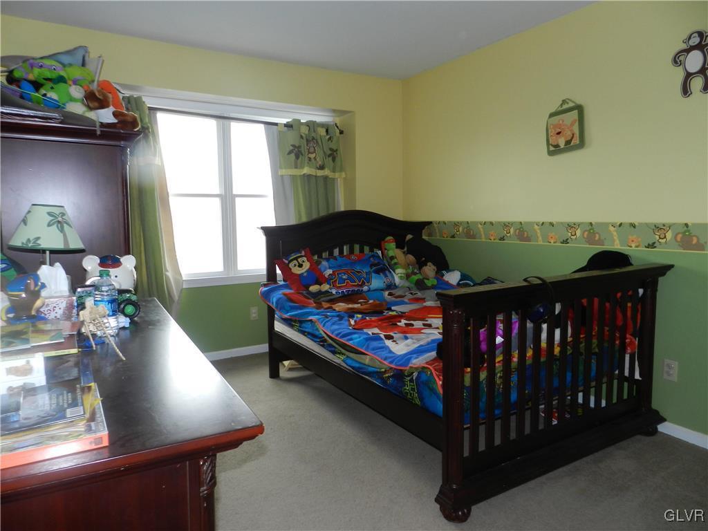 273 Ridings Circle Macungie, PA 18062 - Photo 8 of 45 Gallery Image 8