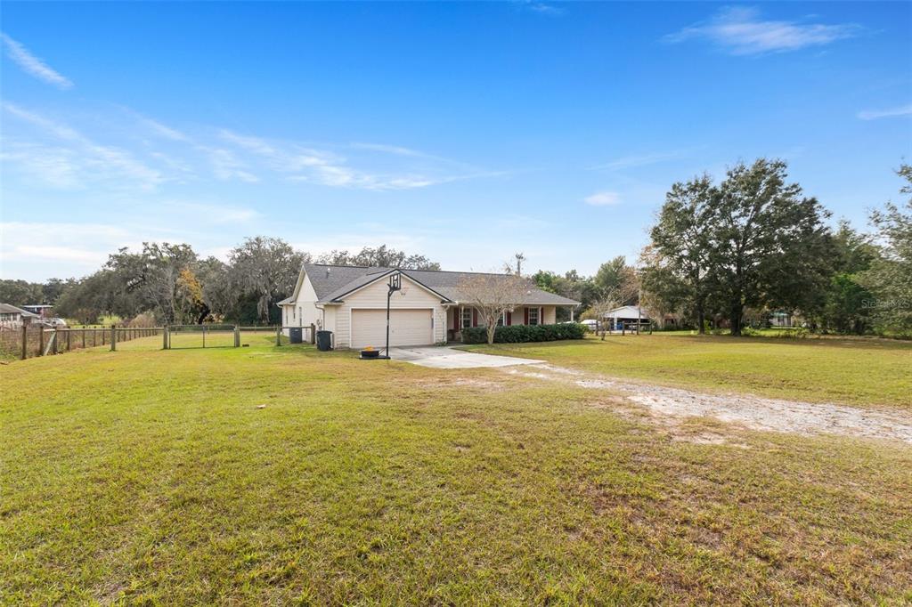 37436 Phelps Road Zephyrhills, FL 33541 - Photo 6 of 48 Gallery Image 6