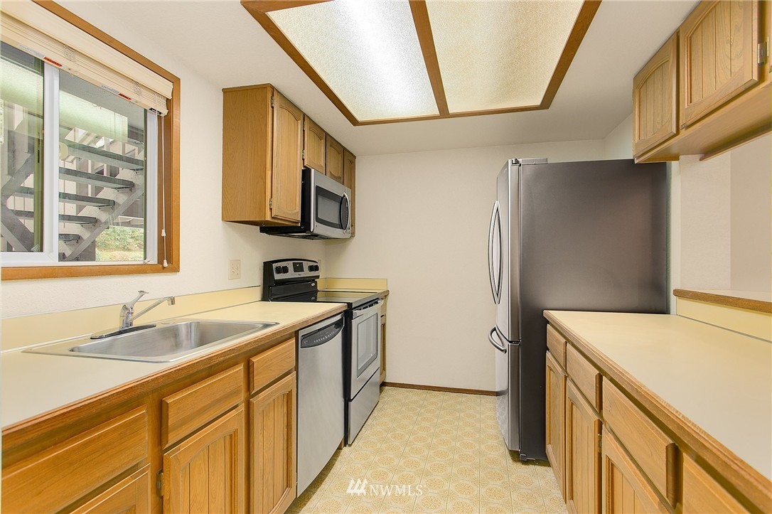 7571 Old Redmond Road, Unit 5 Redmond, WA 98052 - Photo 4 of 13