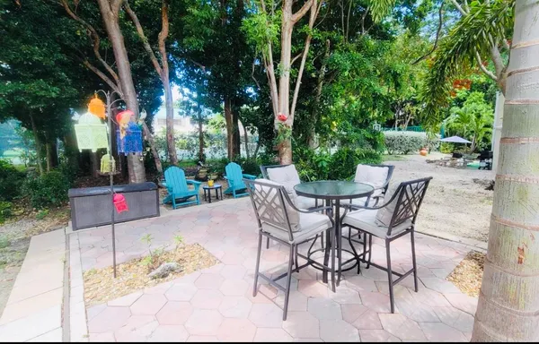 $3,800 | 87200 Overseas Highway, Unit O3, Islamorada, FL 33036