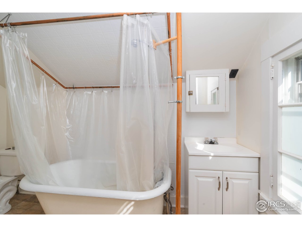 2430 4th Street Boulder, CO 80304 - Photo 19 of 24 Upper Level Unit Bathroom